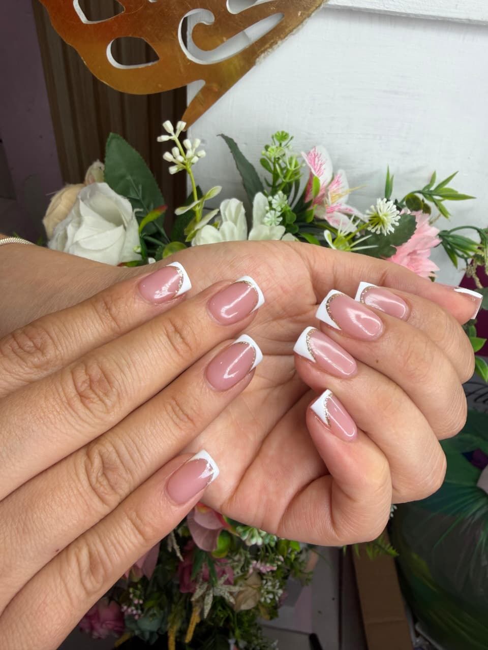 Manicure francesa Floribels Studio